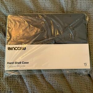 Incase Hard Shell Case Coque Rigide for MacBook Air 2024